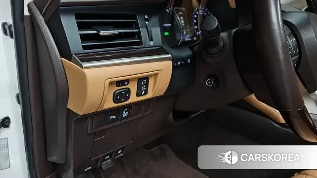 Lexus New ES300h id 3761451 из Кореи 7