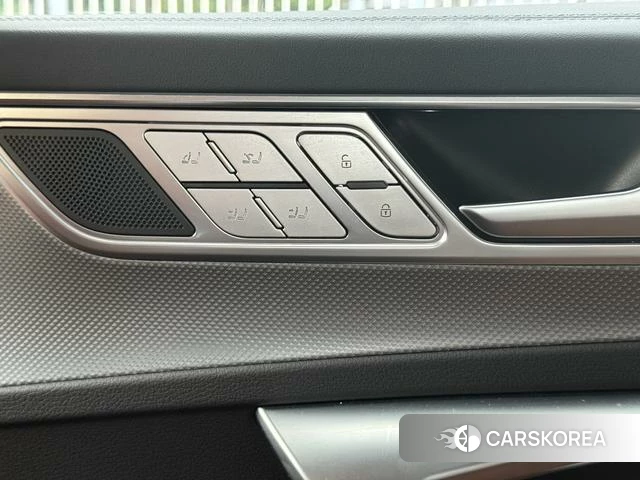 Audi A7L id 4263932 из Китая 7