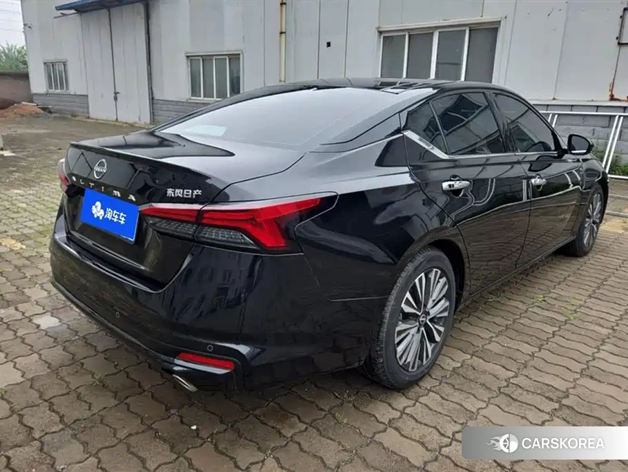 Nissan Altima id 4548352 из Китая 7