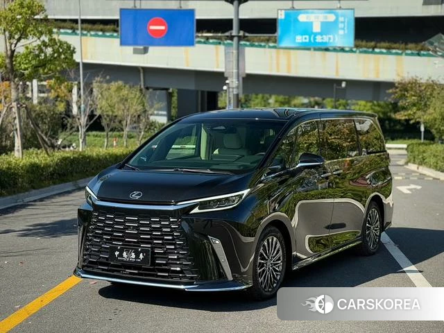 Lexus LM id 4276292 из Китая 7