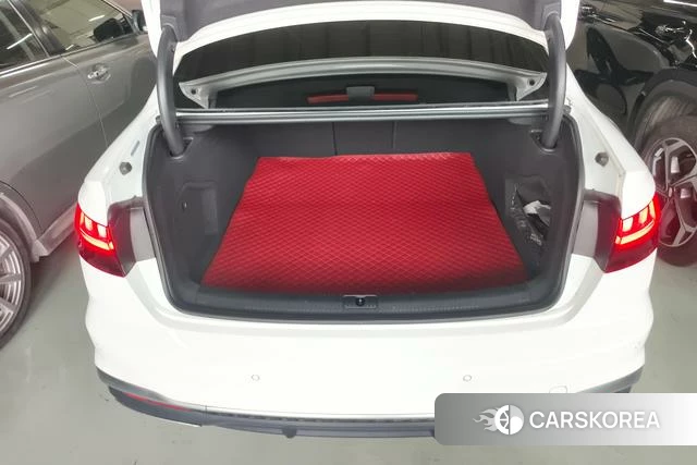 Audi A4L id 4333649 из Китая 7