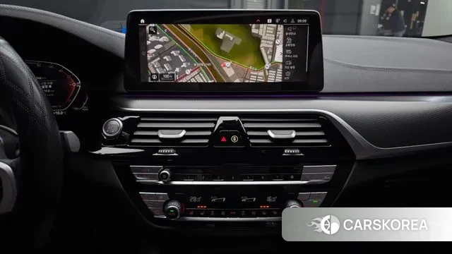 BMW 5 Series (G30) id 3394412 из Кореи 7