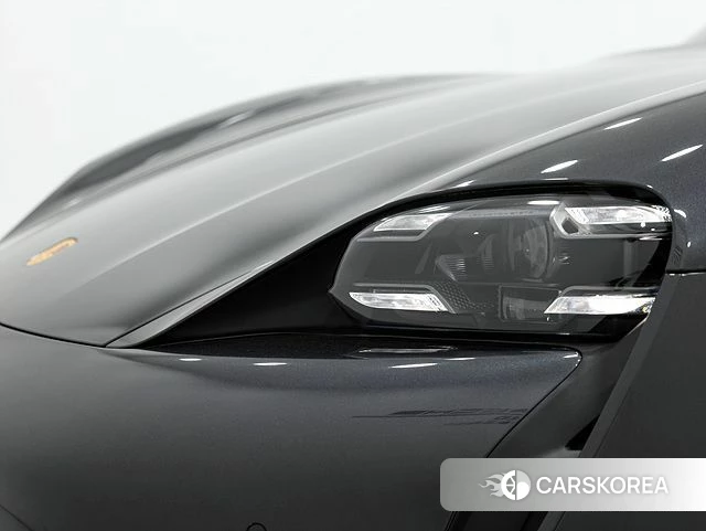 Porsche Taycan id 3838434 из Кореи 7