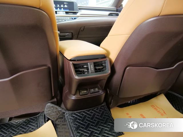 Lexus ES id 4368407 из Китая 7