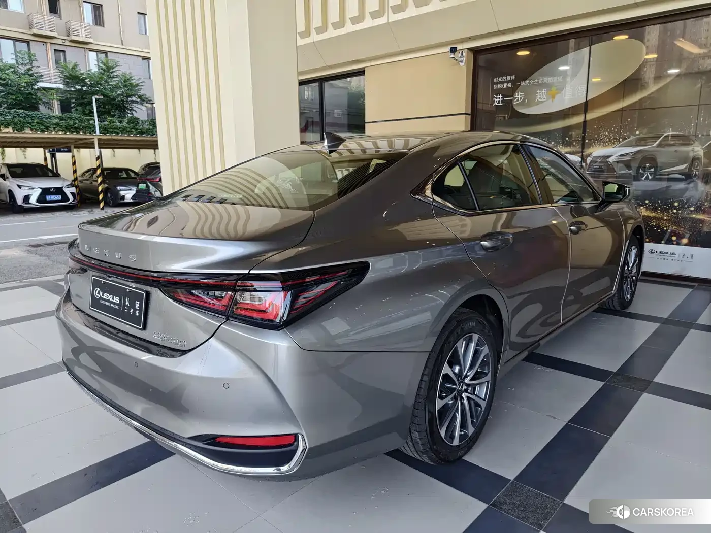 Lexus ES id 4583660 из Китая 7