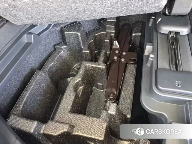 Lexus LM id 4273866 из Китая 7