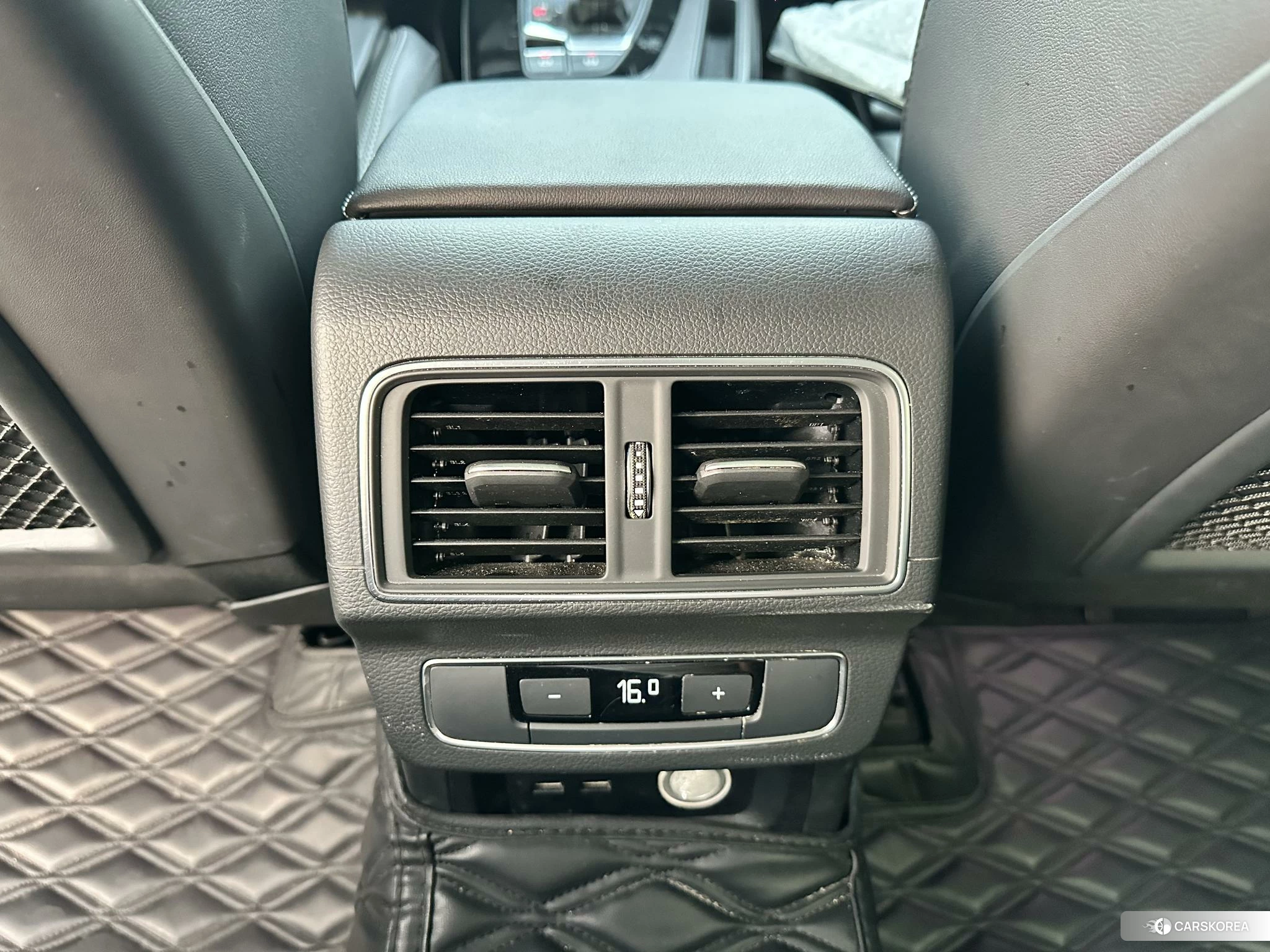Audi Q5L id 4405987 из Китая 7