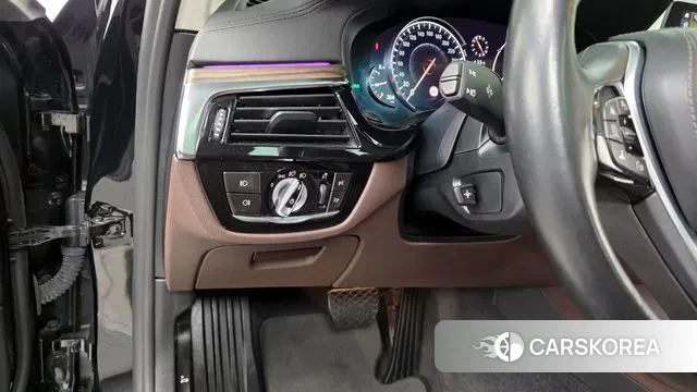 BMW 5 Series (G30) id 3754540 из Кореи 7