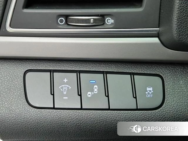 Hyundai Avante AD id 3894077 из Кореи 7