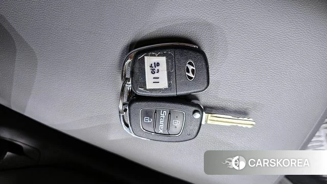 Hyundai The New Grand Starex id 4345459 из Кореи 7