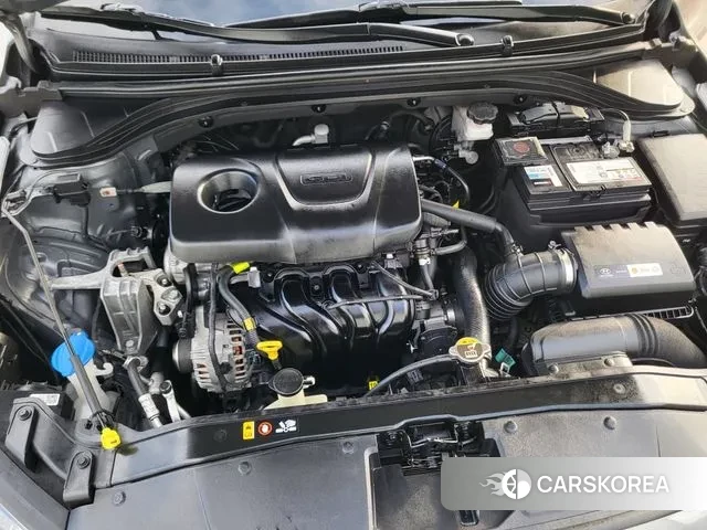 Hyundai Avante AD id 3570805 из Кореи 7