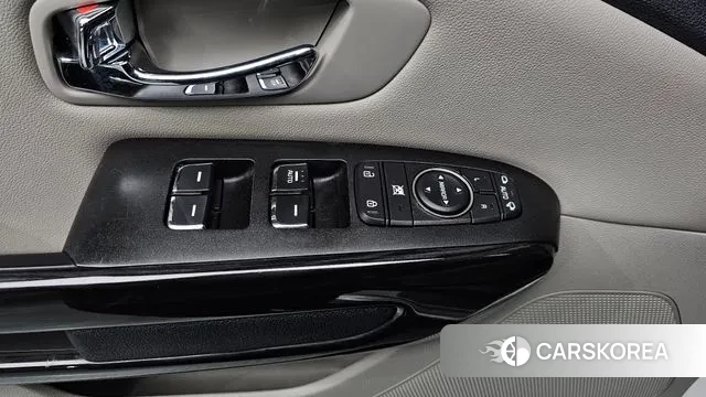 Kia The New Carnival id 3709334 из Кореи 7