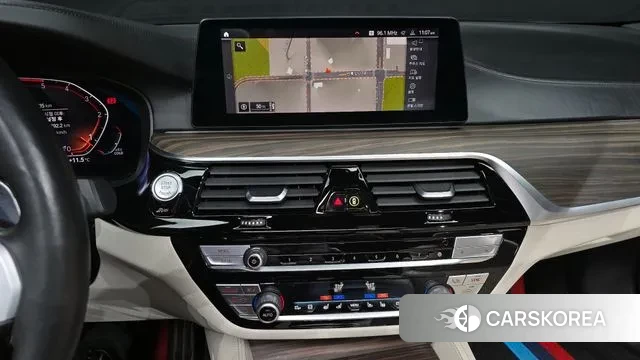 BMW 5 Series (G30) id 3765741 из Кореи 7