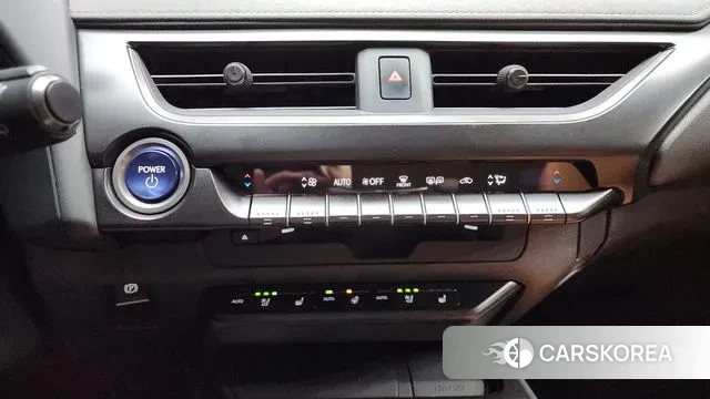 Lexus UX250h id 3330421 из Кореи 7