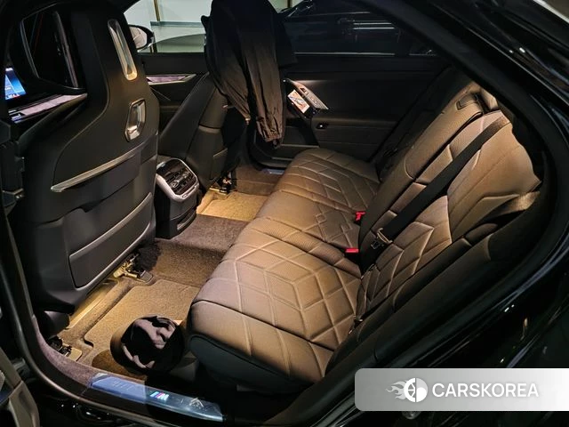 BMW 7 Series (G70) id 4607404 из Кореи 7
