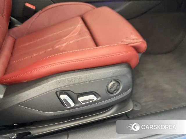 Audi A4L id 4291051 из Китая 7