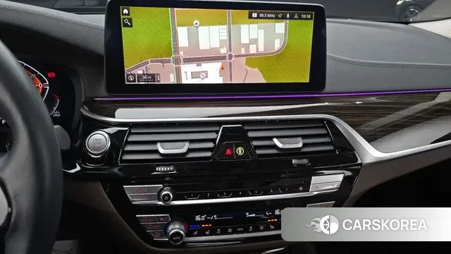 BMW 5 Series (G30) id 3294906 из Кореи 7