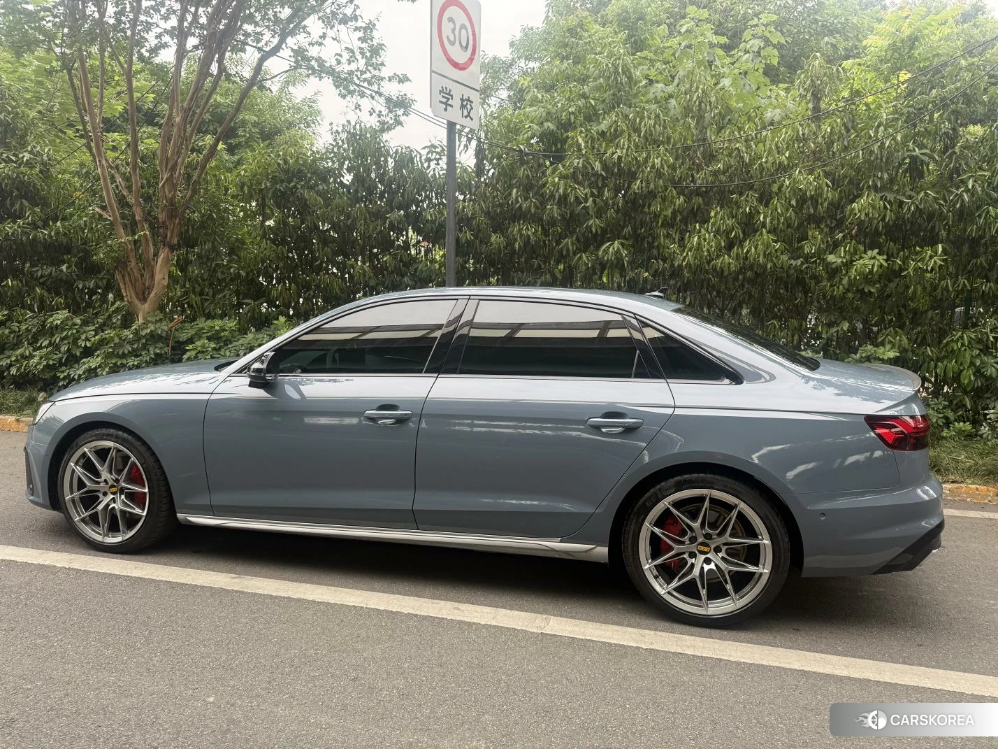 Audi A4L id 4461323 из Китая 7