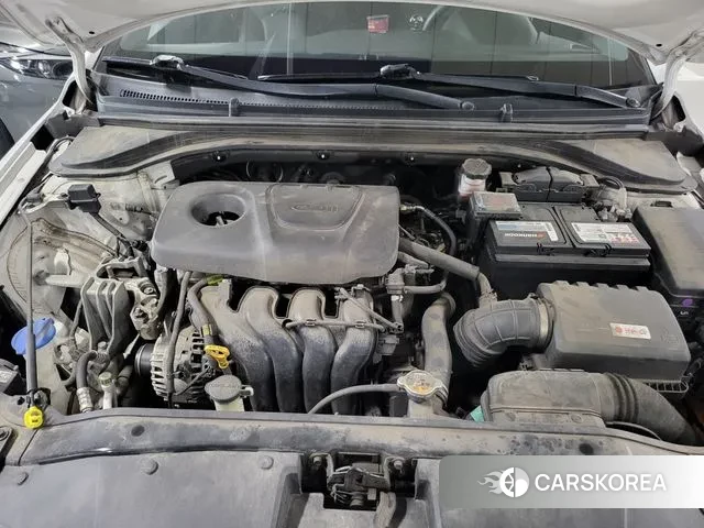 Hyundai Avante AD id 3363081 из Кореи 7