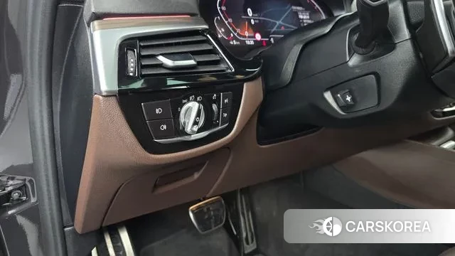 BMW 5 Series (G30) id 3459480 из Кореи 7