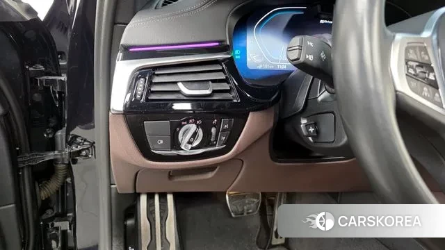 BMW 5 Series (G30) id 3735035 из Кореи 7