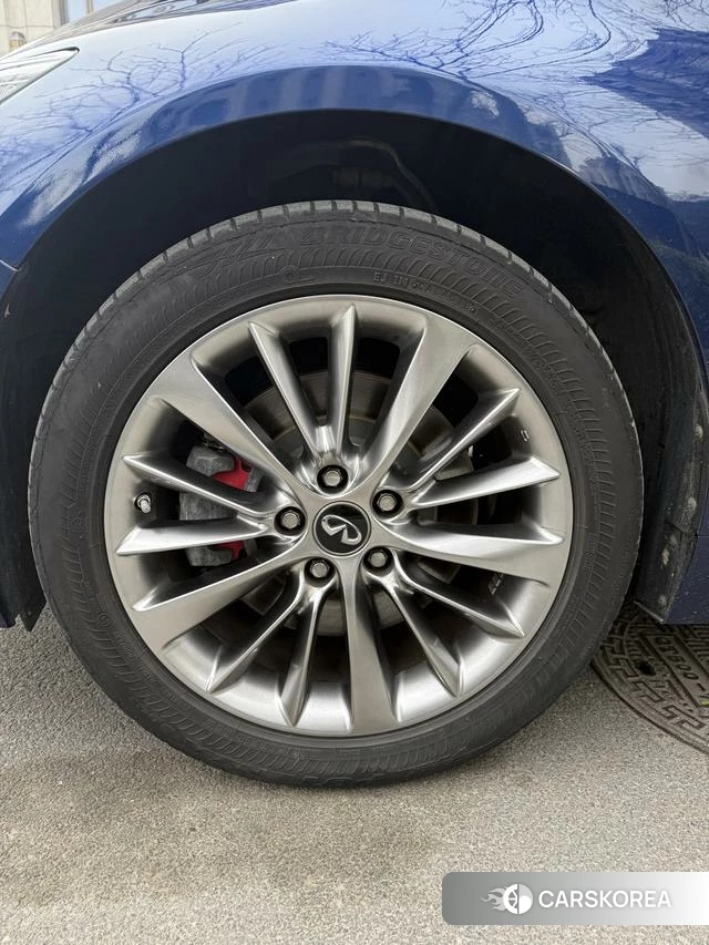 Infiniti Q50L id 4219631 из Китая 7