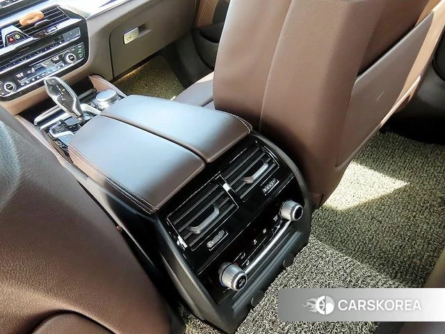 BMW 5 Series (G30) id 3942991 из Кореи 7