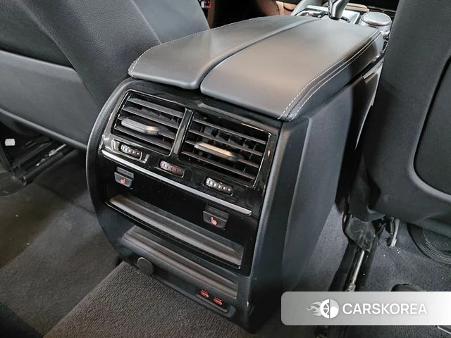 BMW 5 Series (G30) id 3924452 из Кореи 7