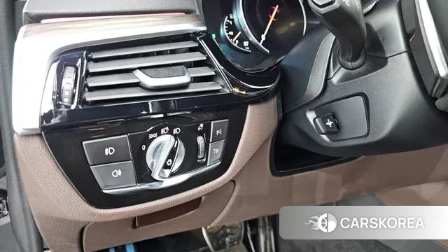 BMW 5 Series (G30) id 3563347 из Кореи 7