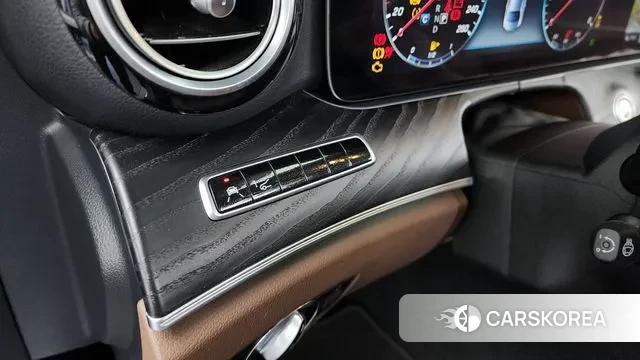 Mercedes-Benz E-Class W213 id 3723396 из Кореи 7