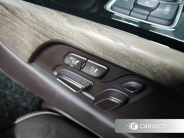 Genesis G90 id 4285422 из Кореи 7