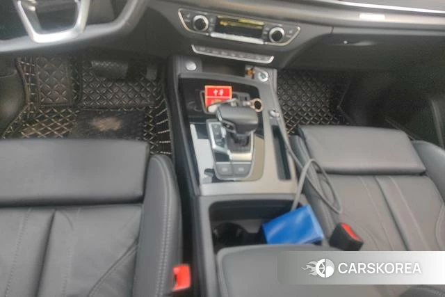 Audi Q5L id 4300269 из Китая 7