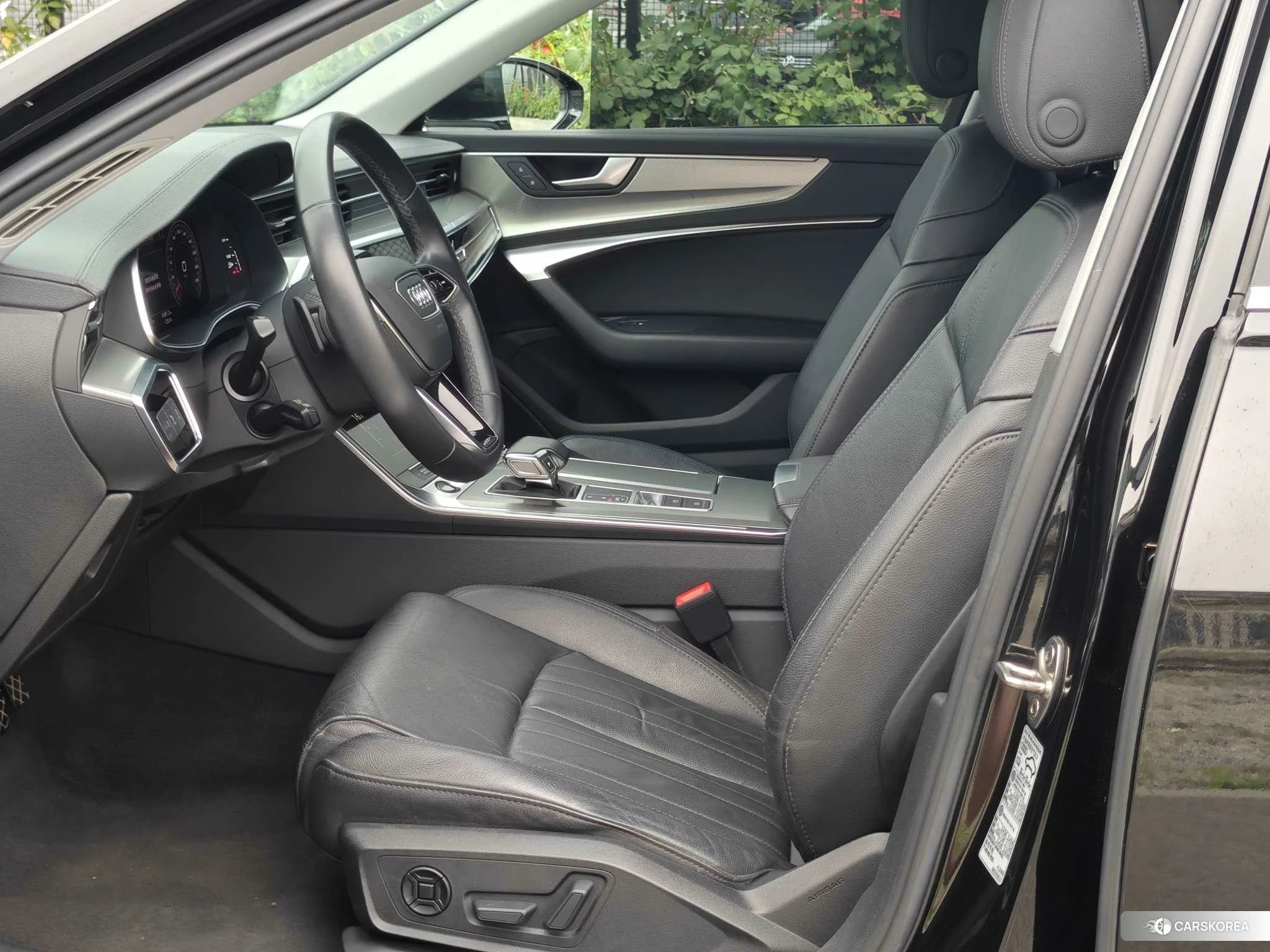 Audi A6L id 4461423 из Китая 7