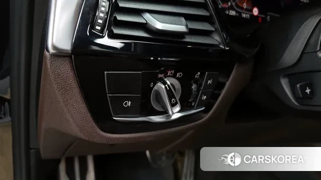 BMW 5 Series (G30) id 3777863 из Кореи 7