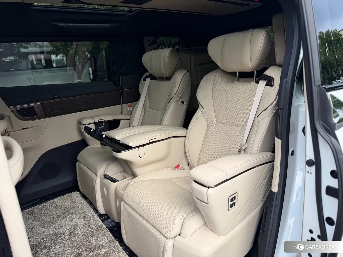 Toyota Elfa id 4685957 из Китая 7