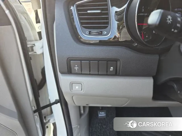 Kia The New Carnival id 3402682 из Кореи 7