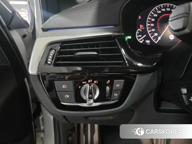 BMW 5 Series (G30) id 4294738 из Кореи 7