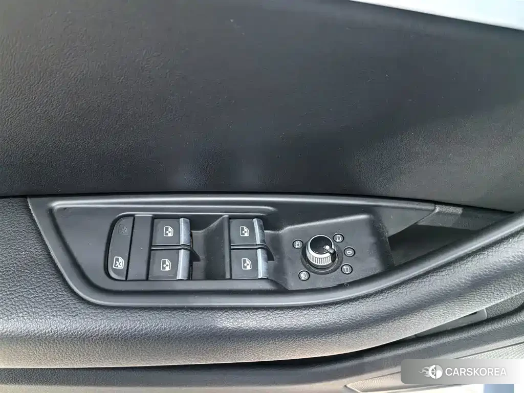 Audi A4L id 4576588 из Китая 7