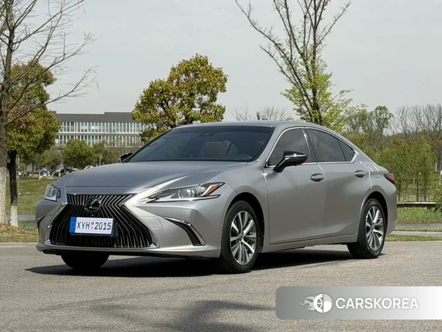 Lexus ES id 4279098 из Китая 7