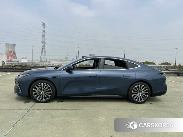 Geely Galaxy Galaxy Sparkle 8 PHEV id 4241880 из Китая 7