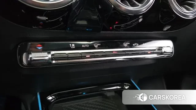 Mercedes-Benz GLA - Class H247 id 3607319 из Кореи 7