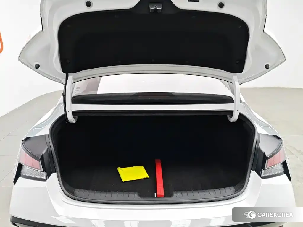 Hyundai Elantra id 4577639 из Китая 8