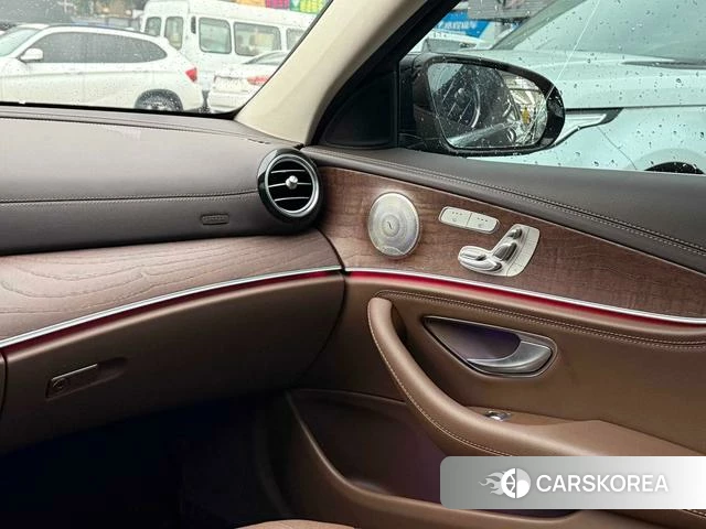 Mercedes-Benz E-class id 4313819 из Китая 7
