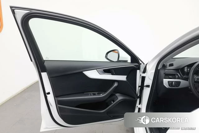 Audi A4L id 4307001 из Китая 7