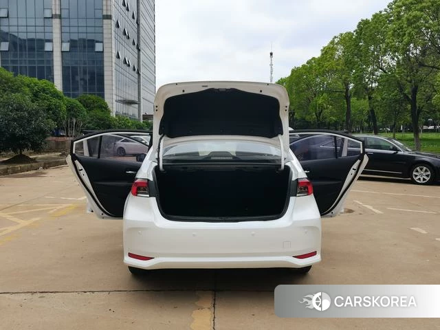 Toyota Corolla id 4368071 из Китая 7