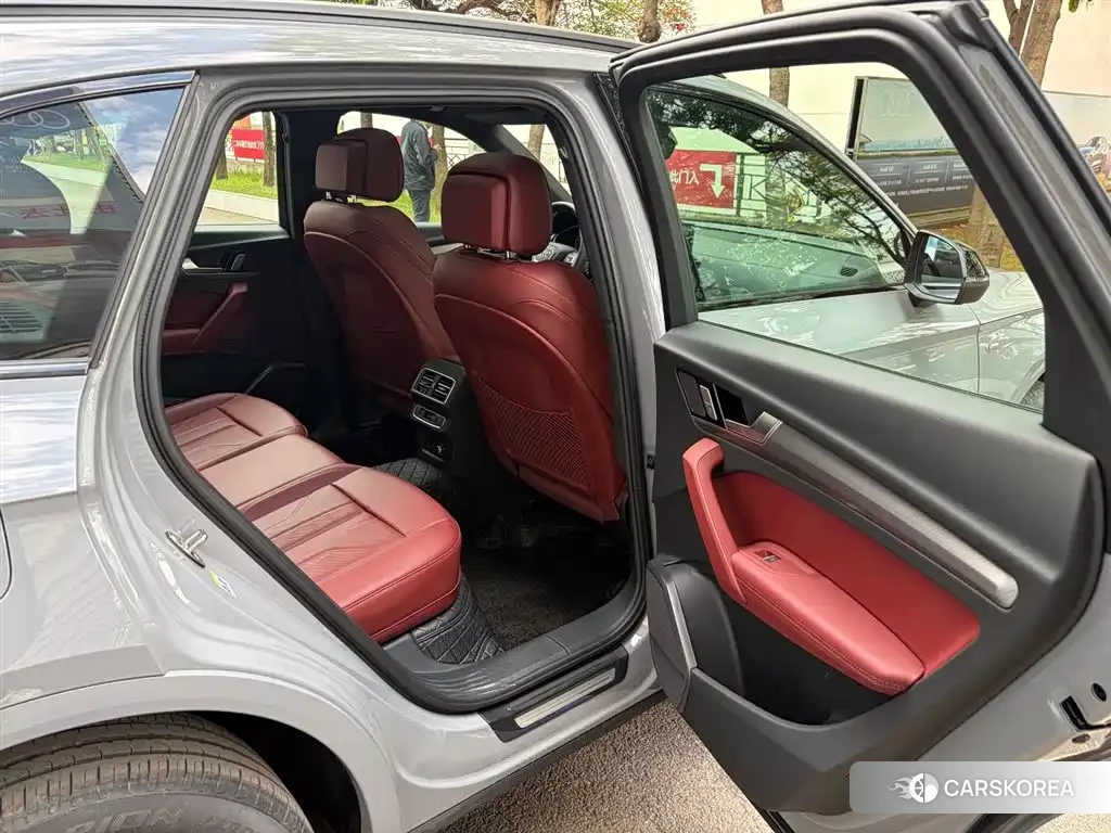 Audi Q5L id 4545691 из Китая 7