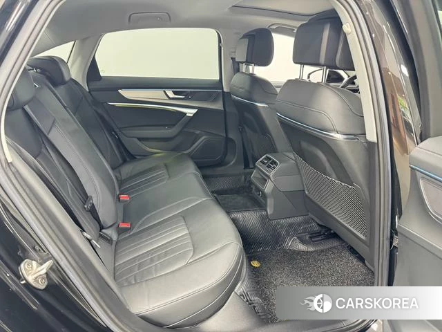 Audi A6L id 4260289 из Китая 7