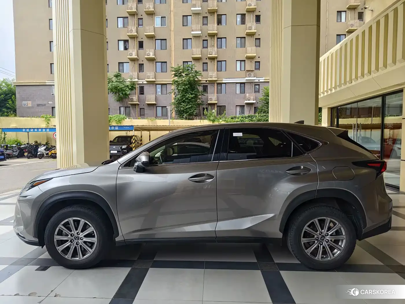 Lexus NX id 4649250 из Китая 7