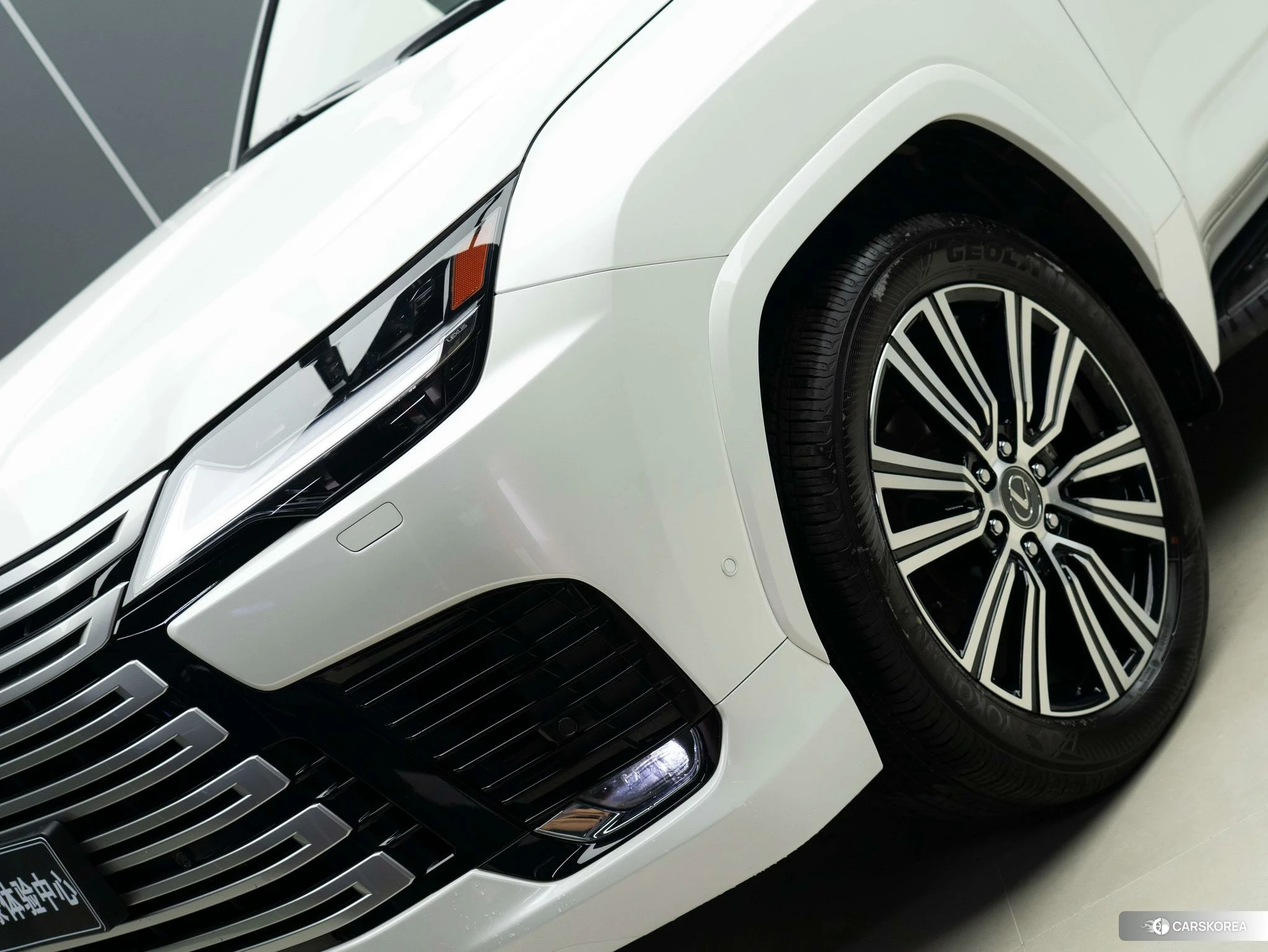 Lexus LX id 4440981 из Китая 7