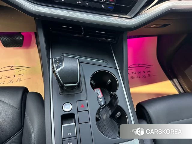 Volkswagen Touareg id 4258459 из Китая 7